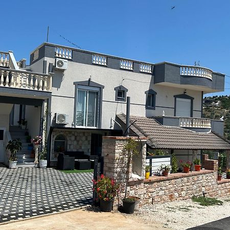 Vila Viktori クサミル エクステリア 写真
